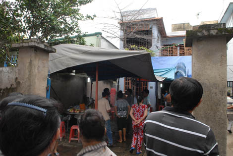 Cháy xe máy trong nhà, 2 trẻ tử vong ảnh 4